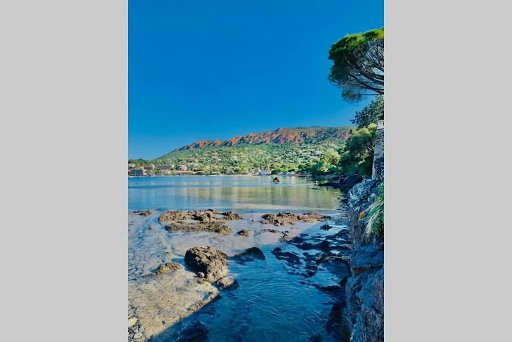 Superbe 4 Couchages Avec Terrasse - Clim - 50M De La Mer Saint-Raphael  0*, Saint-Raphael (Var)