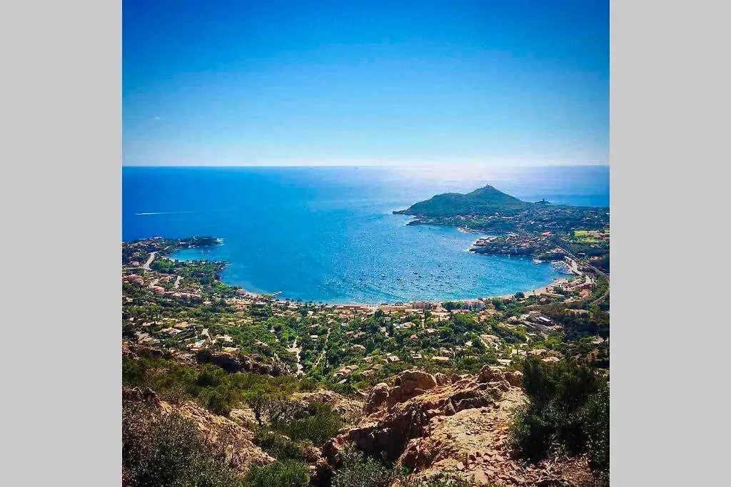 Apartment Superbe 4 Couchages Avec Terrasse - Clim - 50M De La Mer Saint-Raphael